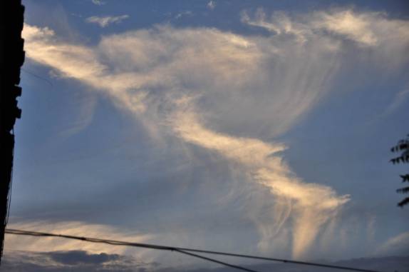 Em uma incrível e emocionante coincidência, uma nuvem desenha o mapa das Américas nos ceús de Granada, na Nicarágua. Espetacular!